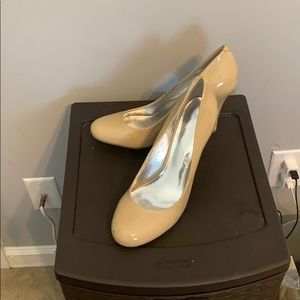 Beige heels
